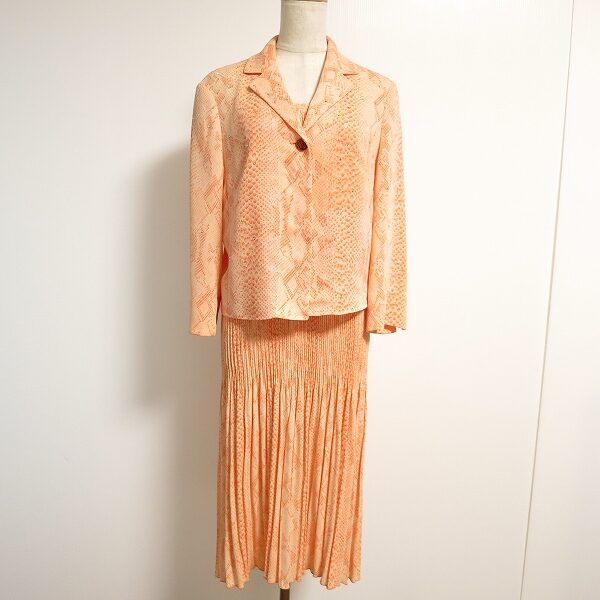 伊太利屋のセットアップを買取しました！オレンジが綺麗