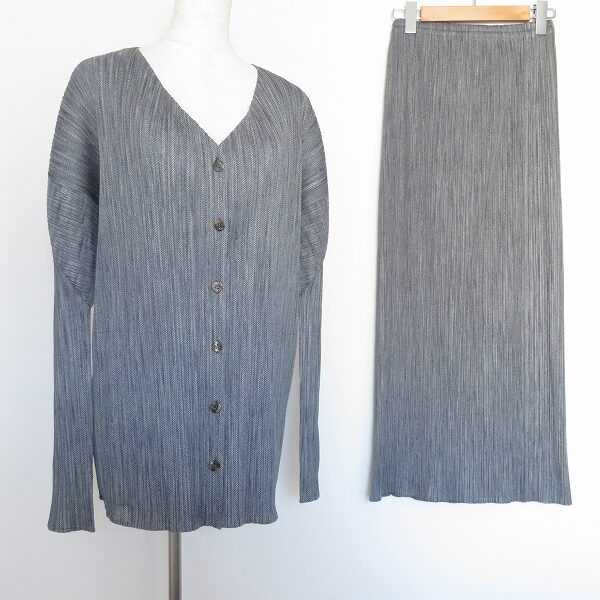 首周りも綺麗に出せる プリーツプリーズのセットアップを買取しました