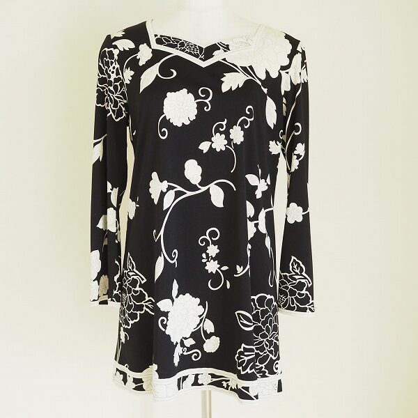 レオナールのチュニックを買取しました！余裕のある柄が上品