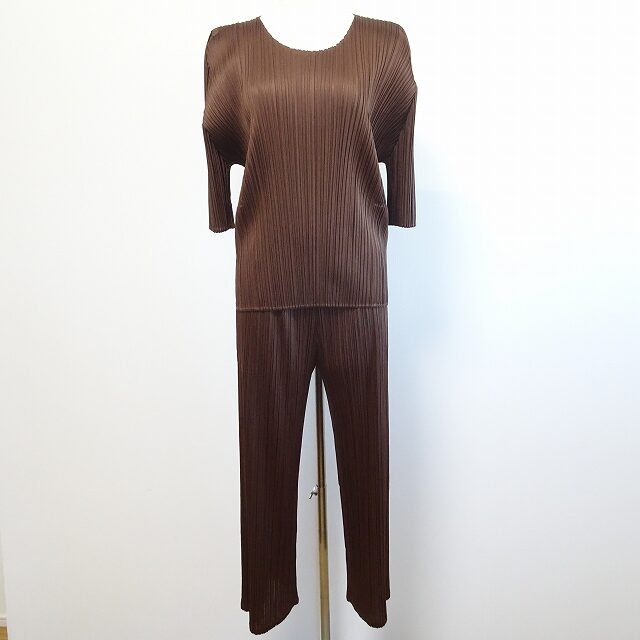 プリーツプリーズのセットアップを買取しました！濃厚な茶色で強さを出す