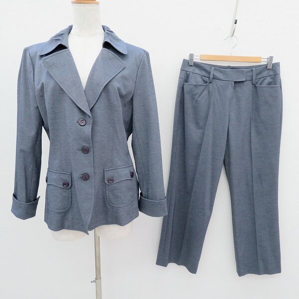 レリアンのパンツスーツを買取しました！綺麗なメリハリラインが際立つ