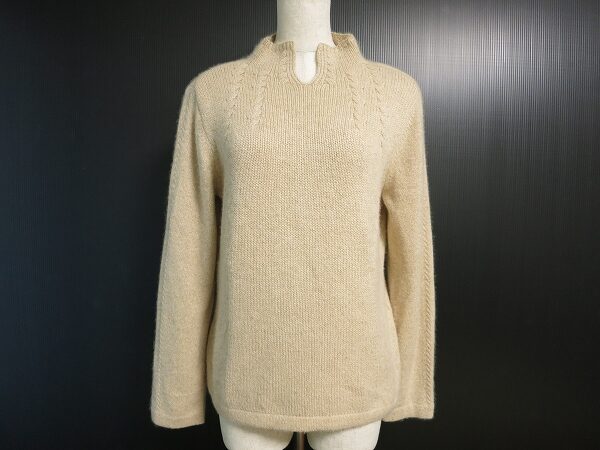 レリアンのニットを買取しました！きっちりした雰囲気を感じるニット