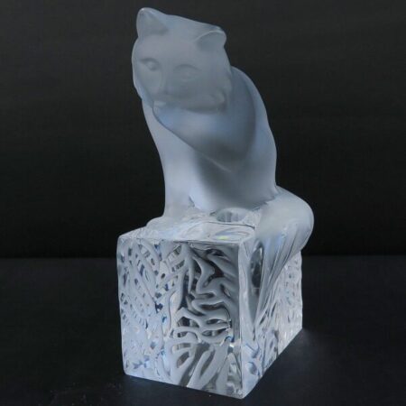 氷のようなシャープさもある ラリック クリスタルガラス 置物を買取しました