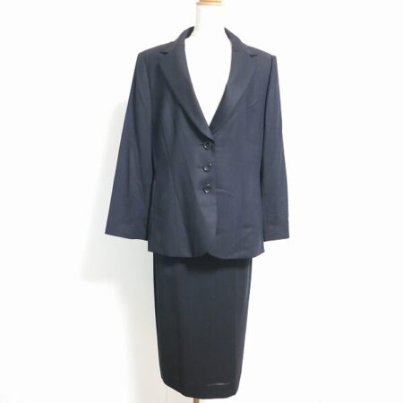 スーツ専門査定可能、レリアンのスーツを買取いたしました
