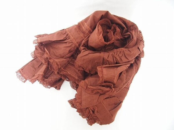 シックな色合いが綺麗なワンダフルワールドのストールを買取しました