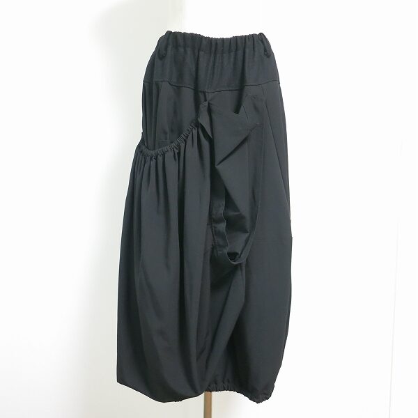 バルーンデザインがしっとりカジュアル モユルセンソユニコのスカート