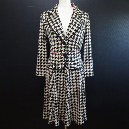 レジーナロマンティコのスカートスーツを買取しました！千鳥格子でアクティブさも光る