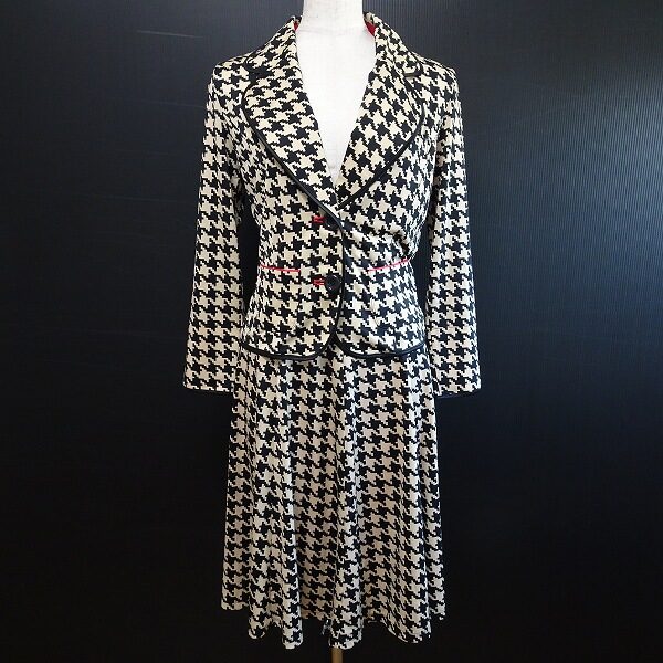 レジーナロマンティコのスカートスーツを買取しました！千鳥格子でアクティブさも光る