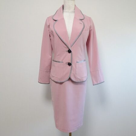 パイピングで甘すぎない レジーナロマンティコのスーツを買取しました！