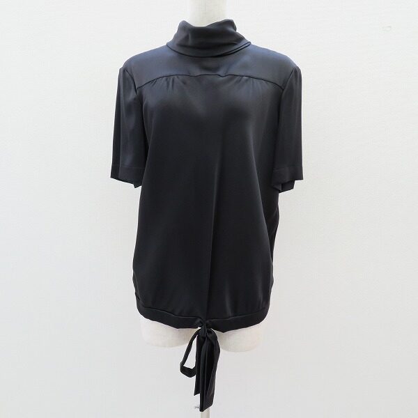 シャネルのカットソーを買取しました！適度なハイネックで上品