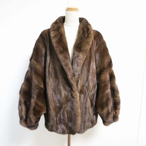 ジュンアシダの毛皮コートを買取しました！ガツンとくる上級さ