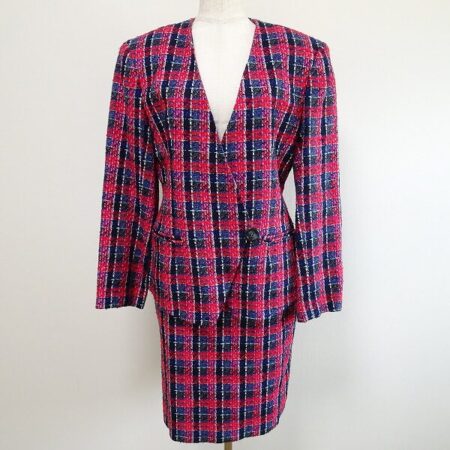 はっきりピンクが可愛い ハナエモリのスカートスーツを買取しました