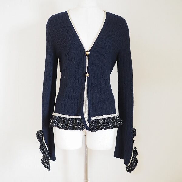お袖のフリルが可愛い フェンディのカーディガンを買取しました！