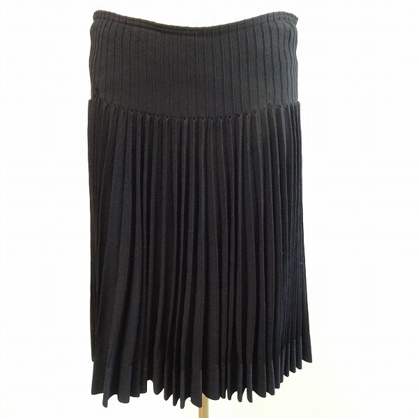 フォクシーのスカートを買取しました！プリーツとフレアのマッチ具合が最高