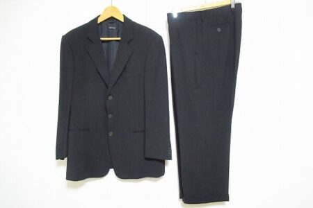 ジョルジオアルマーニのシングルスーツを出張買取しました！