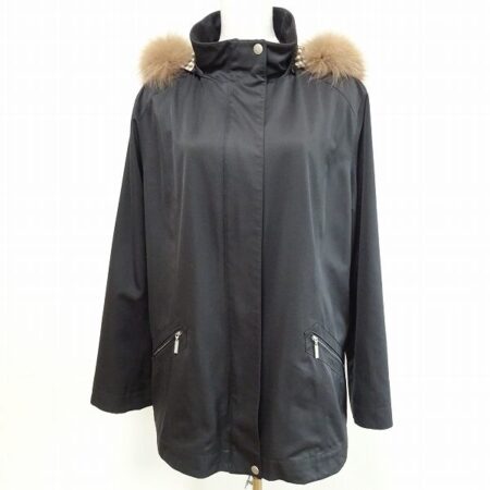 アクアスキュータムのコートを出張買取ご利用のお客様より買取しました