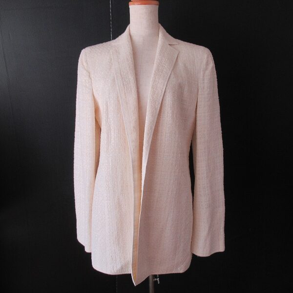 アクリスのジャケットを買取しました！シルクの柔らかさ際立つ