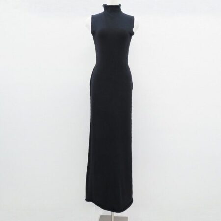 曲線も見事なイッセイミヤケのワンピースを買取しました！