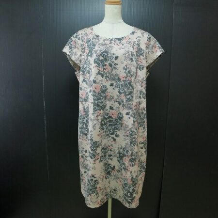 ローズティアラのワンピースを買取しました！大人の花柄が印象深い