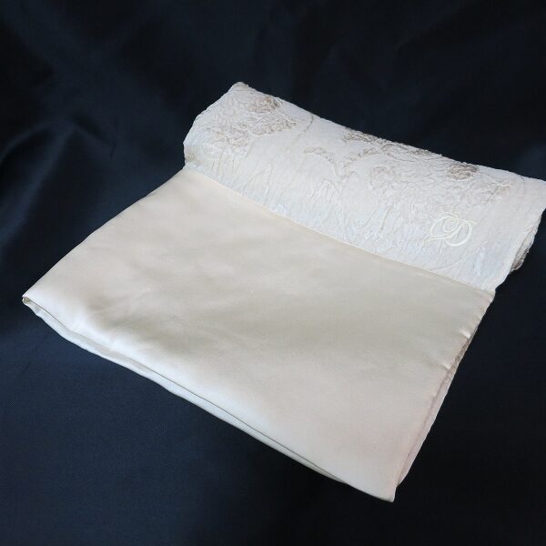 品のよい クリスチャンディオールのストールを買取しました