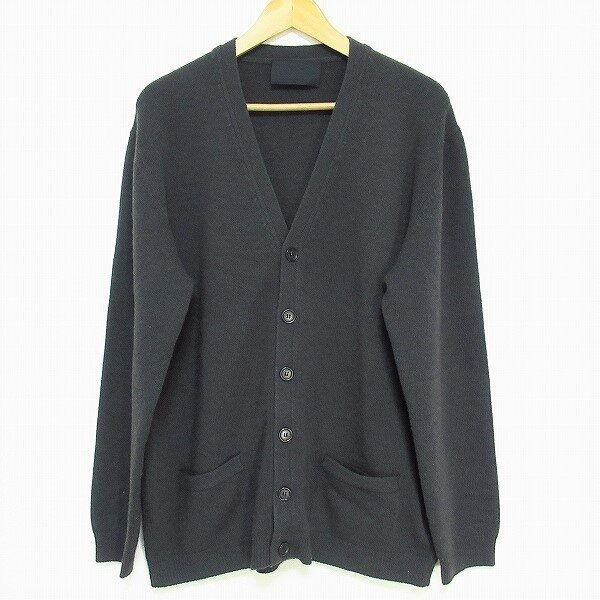 プラダのカーディガンをお買取！余裕のある雰囲気