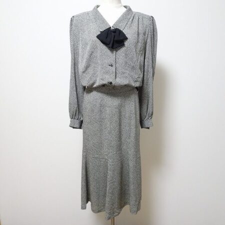 黒と白で冷静さもある 三年坂のセットアップを買取しました