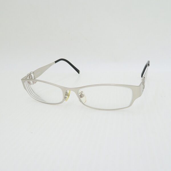 シルバーがかっこいい シャネルの度入りメガネフレームを買取しました！