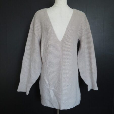 フォクシーニューヨークのニットを買取しました！ざっくりしつつも柔らかい