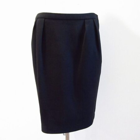 おしゃれで様になる アクリスのスカートを買取しました