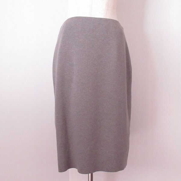 心落ち着くグレー！ジュンアシダのスカートを買取しました
