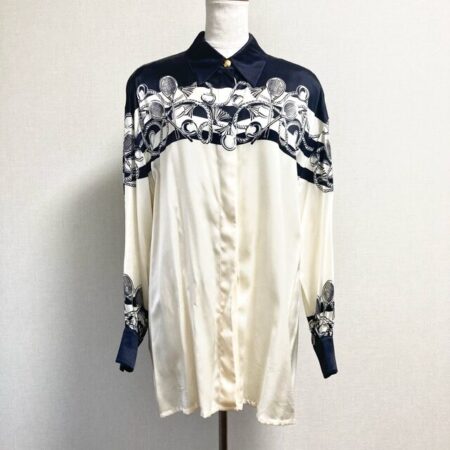 【エスカーダ】レアすぎる！スポーツアイテム柄のブラウスを買取しました！