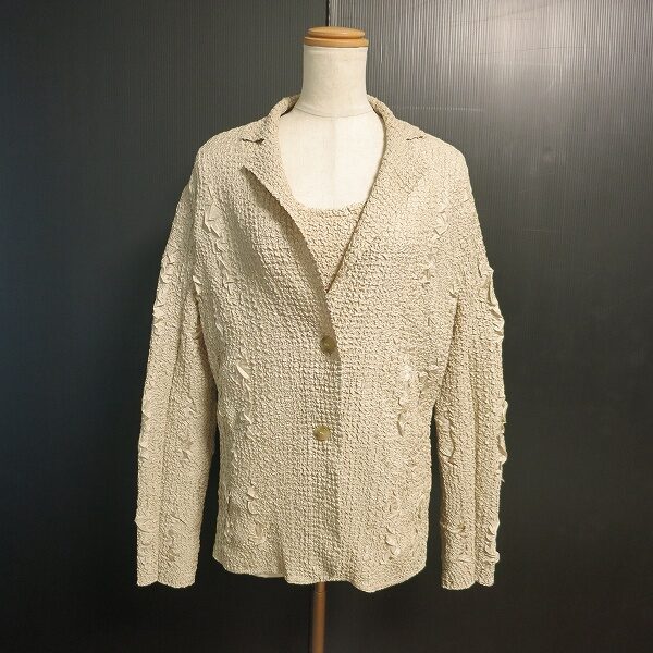 ベージュの色加減が丁度いい スペッチオのジャケットを買取しました