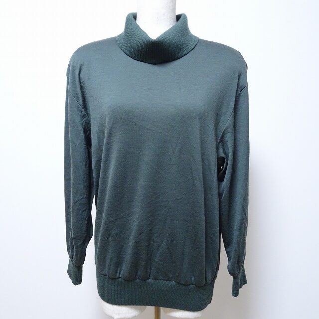 レリアンのニットを買取しました！ほっこり緑が素敵