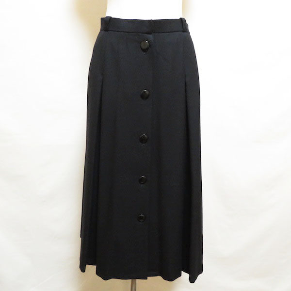 レリアンのスカートを出張買取ご利用のお客様より買取しました