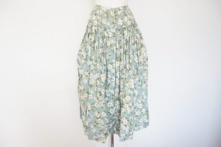 ピンクハウスのスカートを買取しました！優雅な花柄