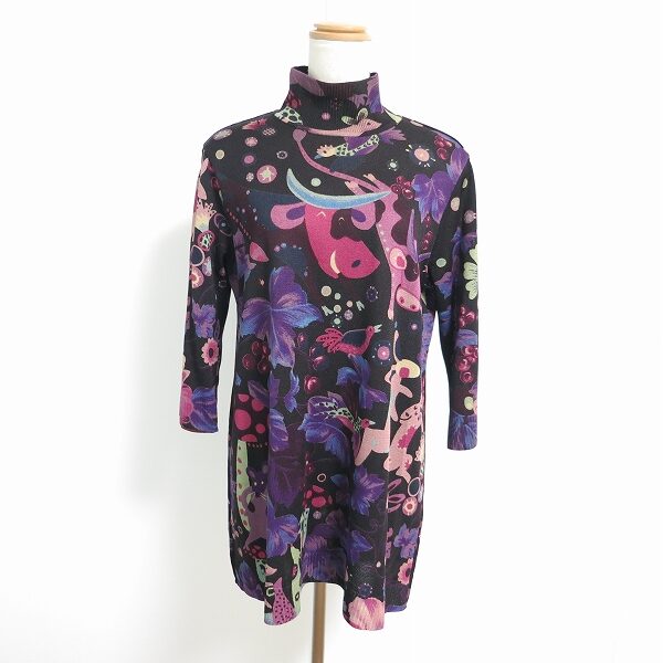 トクコのハイネックチュニックを買取しました！夢溢れる花柄、動物柄