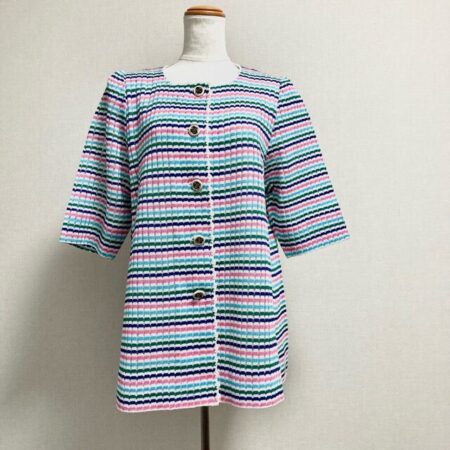 色合い豊かな斉藤都世子のカーディガンを買取しました！