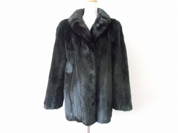 程よく茶色が効いた大人なサガミンクのコートを買取しました