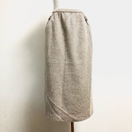 ツイード×ベージュで柔らかさもある！レリアンのスカートを買取しました