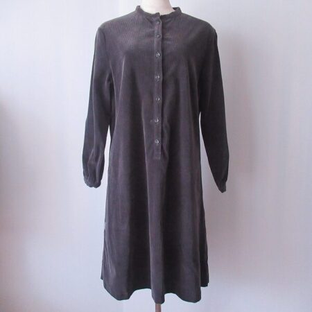 チャコールグレーが落ち着く マドモアゼルノンノンのワンピースを買取しました