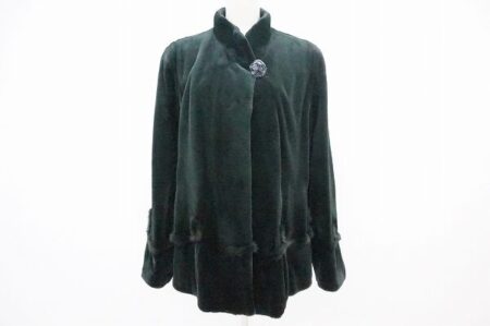 緑系のミステリアスさが出た サガミンクのコートを買取しました