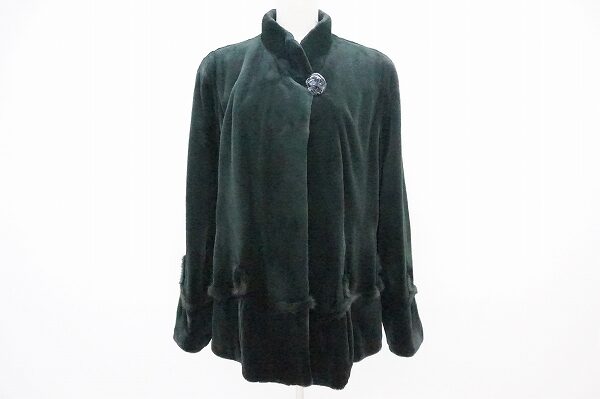 緑系のミステリアスさが出た サガミンクのコートを買取しました
