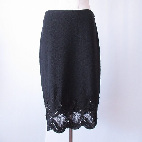 レースが綺麗で心もトキメク セントジョンのスカートを買取しました