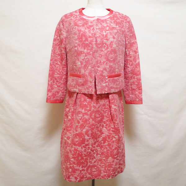 ユキコハナイのワンピーススーツを出張買取ご利用のお客様より買取しました