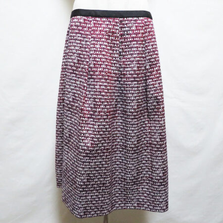 赤 白 紺のバランスがいい ネミカのスカートを買取しました