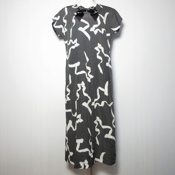 細かいドットが繊細さを出す インゲボルグのワンピースを買取しました