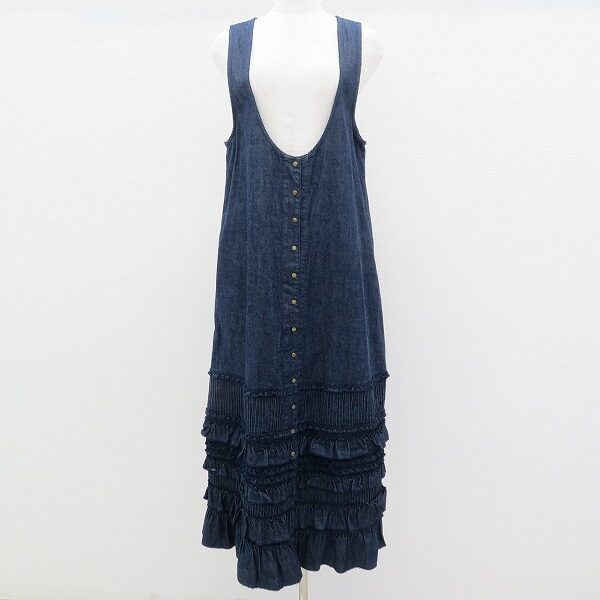 カネコイサオのワンピースを買取しました!フリルとデニムの相性がよい