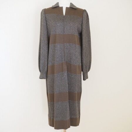 袖周りも落ち着きがある 斉藤都世子のワンピースを買取しました