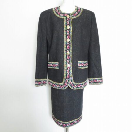 デニム調×スパンコール柄で感じよく！レオナールのセットアップを買取しました