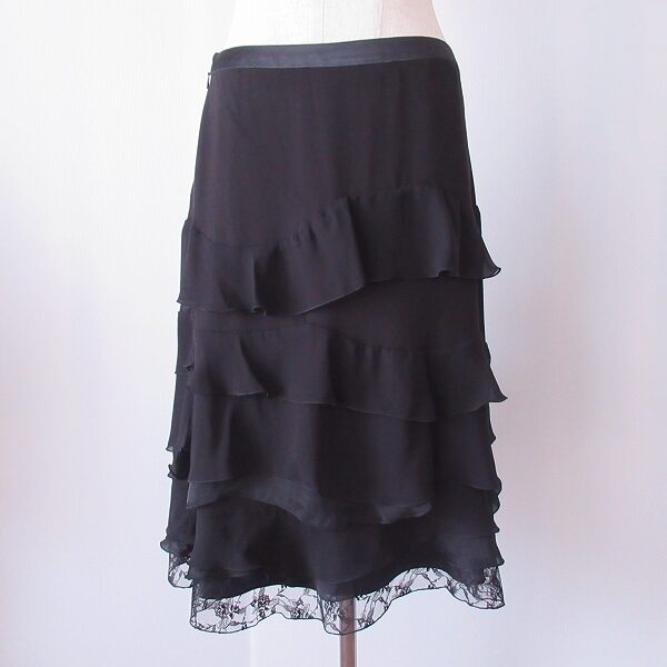 ユキトリイのスカートを出張買取ご利用のお客様より買取しました